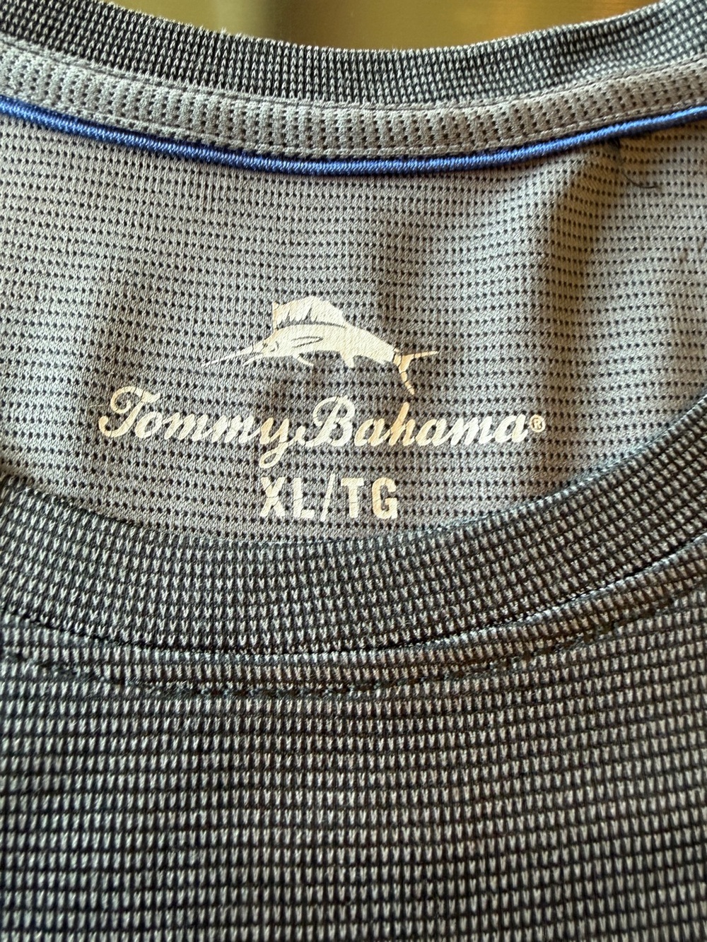 Tommy Bahama Men's Performance Tee in Charcoal / Black